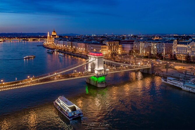 4 Course Dinner Cruise with Operetta, Folk Show and Welcome Drink - Drinks and spending control: welcome drink vs. onboard bar prices