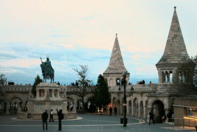 BloodThirsty Hungary: Walking tour & Dark Historical Stories - Meeting at St. Stephen and getting oriented fast
