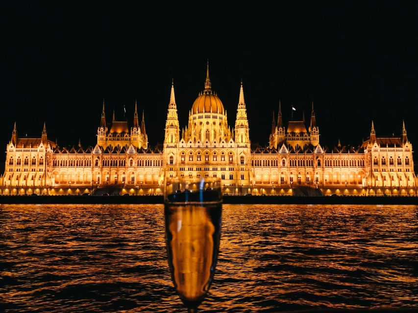 Budapest: 1-Hour Evening Sightseeing Cruise with Drink - Who This Cruise Fits Best (and Who Might Skip It)