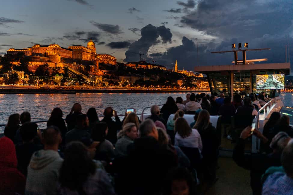 Budapest: 1-Hour Evening Sightseeing Cruise with Drink - The Evening Timeline: Drink, Audio, and City Lights