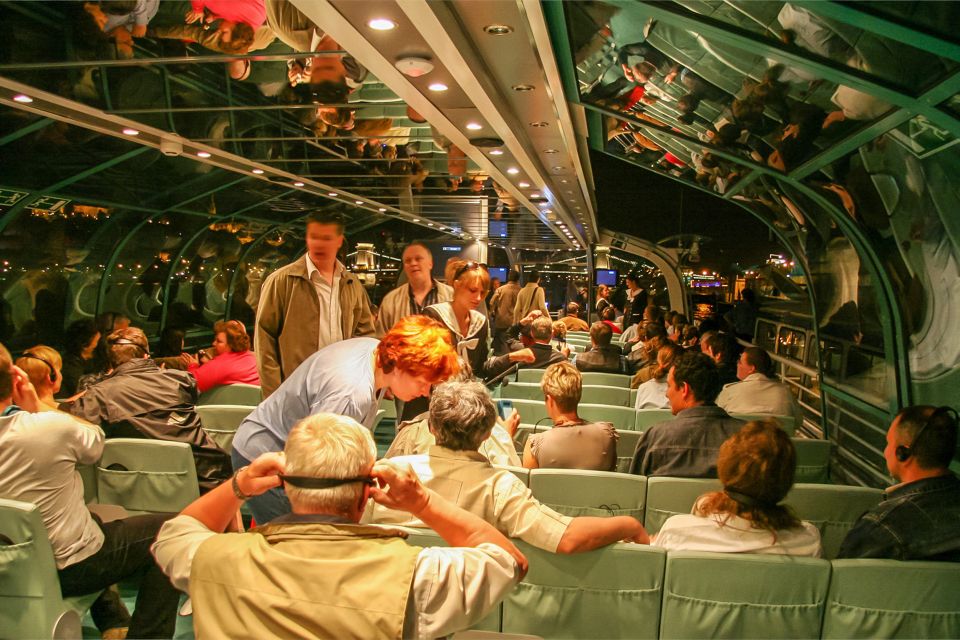 Budapest: 1-Hour Evening Sightseeing Cruise with Drink - Stop by Stop: From Chain Bridge to Buda Castle