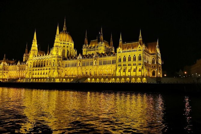 Budapest: 1-Hour Highlights Cruise with Welcome Drink - The Route In Real Terms: A Night-Photo Loop Along Both Banks