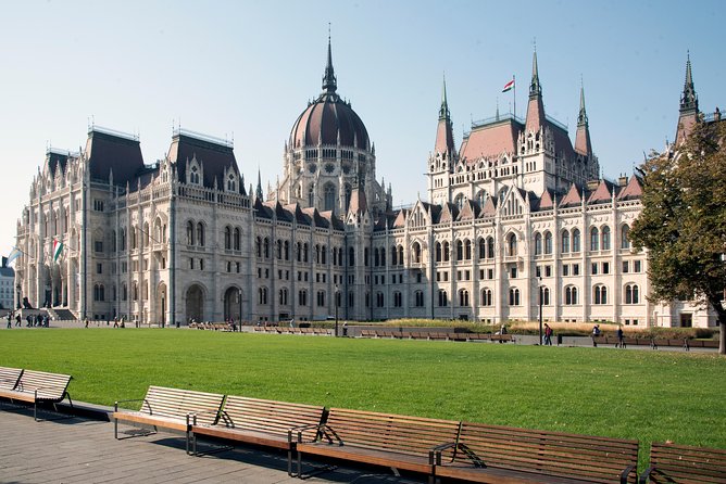 Budapest 3-Hour City Tour - Elisabeth Bridge and Andrássy Avenue: Seeing the Big Moves Between Buda and Pest