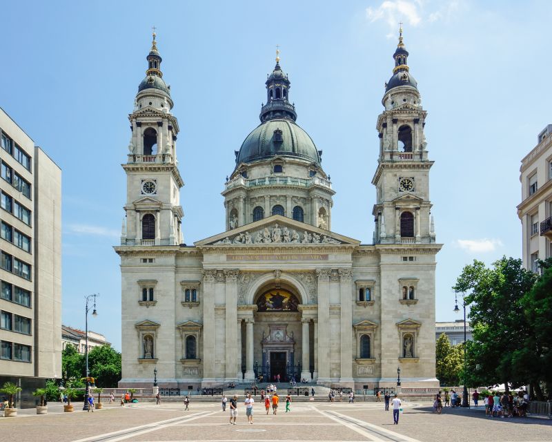 Budapest: 3-hour City Tour with Castle Walk + 1-hour Cruise - The 1-hour Danube cruise from Vigadó tér (Dock 6)