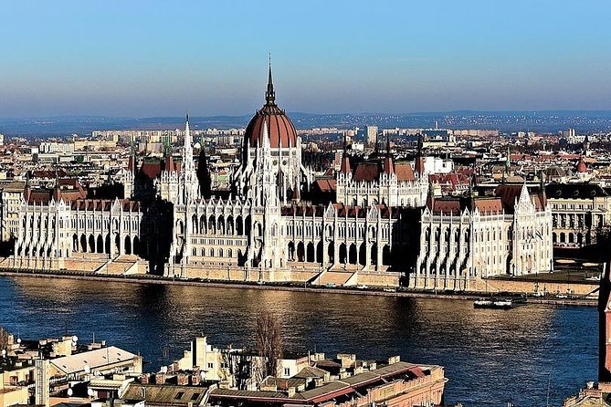Budapest: 3-Hour Live-guided Bus Tour and 1-hour River Cruise - Parliament, Opera, and St. Stephen’s Basilica: big landmarks, quick context