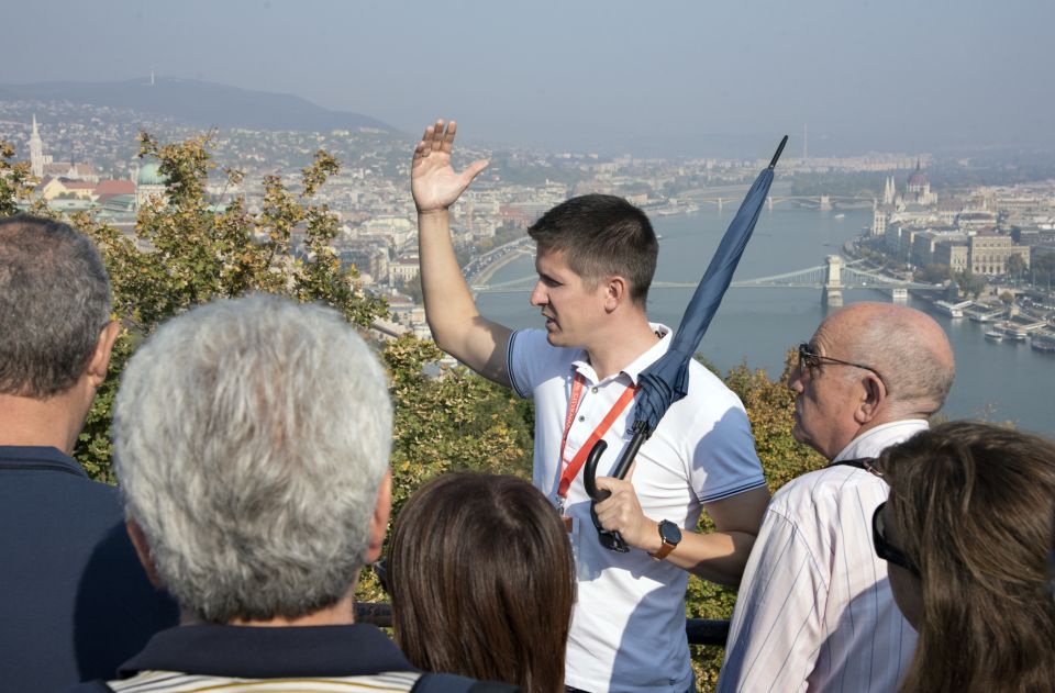 Budapest: 3-Hour Live Guided Sightseeing Tour - City Park drive-by: thermal bath and zoo mentions