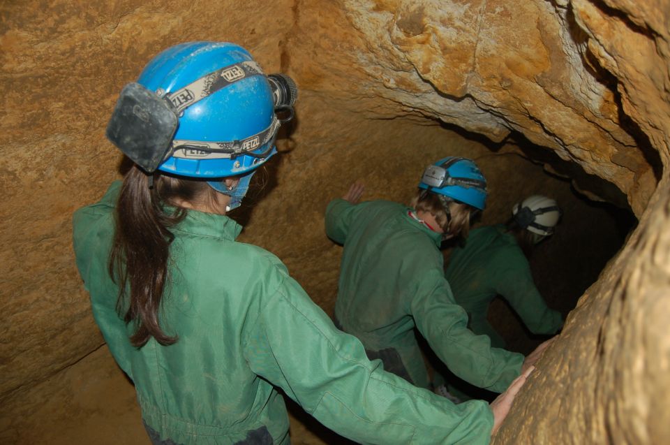 Budapest: Adventure Caving Tour with Guide - Two-and-a-half hours underground: climbing, crawling, and choosing your comfort