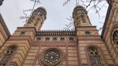 Budapest: Best of Downtown and Jewish Quarter Tour - Parliament and Szabadság Square: How Budapest Looks When It Wants to Be Seen