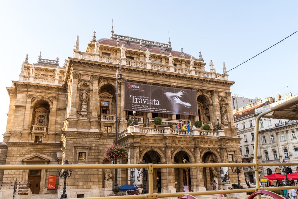 Budapest: Big Bus Hop-On Hop-Off Tour & Danube River Cruise - Gellért Baths and Buda Castle: the viewpoints that make the bus worth it