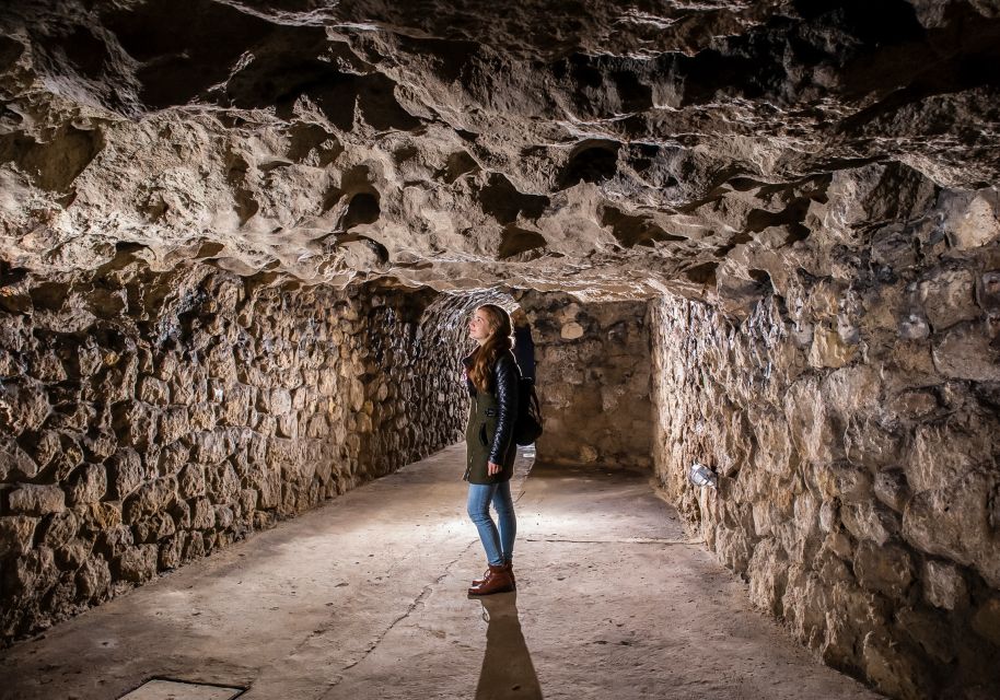 Budapest: Buda Castle Cave Tour - 40 minutes or 1.5 hours: pacing, distance, and what changes