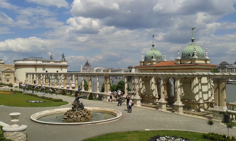 Budapest: Buda Castle Private Walking Tour - Tickets, entrances, and how to plan your spending