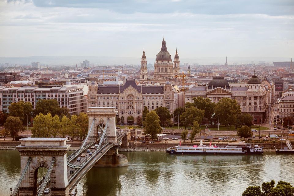 Budapest: Buda Castle Walk with Saint Stephen's Hall - Key highlights you’ll care about