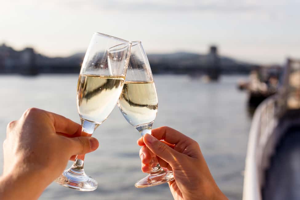 Budapest By Night Sightseeing Cruise - What the Boat Experience Feels Like: Heated Comfort and Real-Life Seating