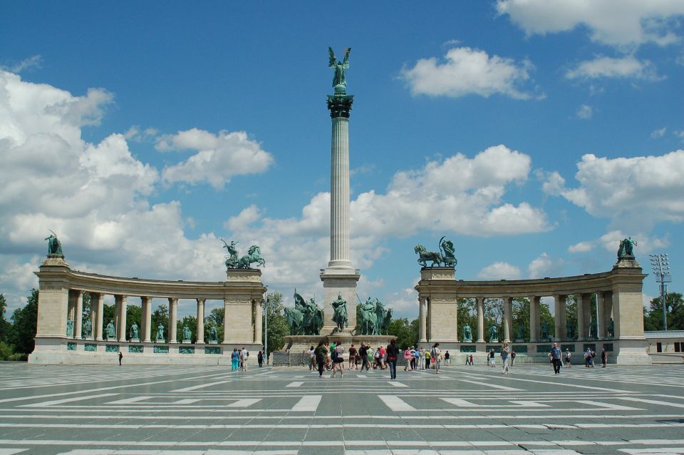 Budapest: City Discovery Tour - Optional 1-Hour Danube Cruise: Worth the Extra Time?