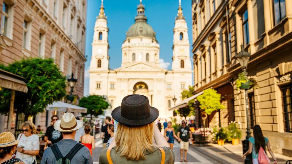 Budapest: City Discovery Tour - Gellért Hill Photo Stop: City Views Without the Planning