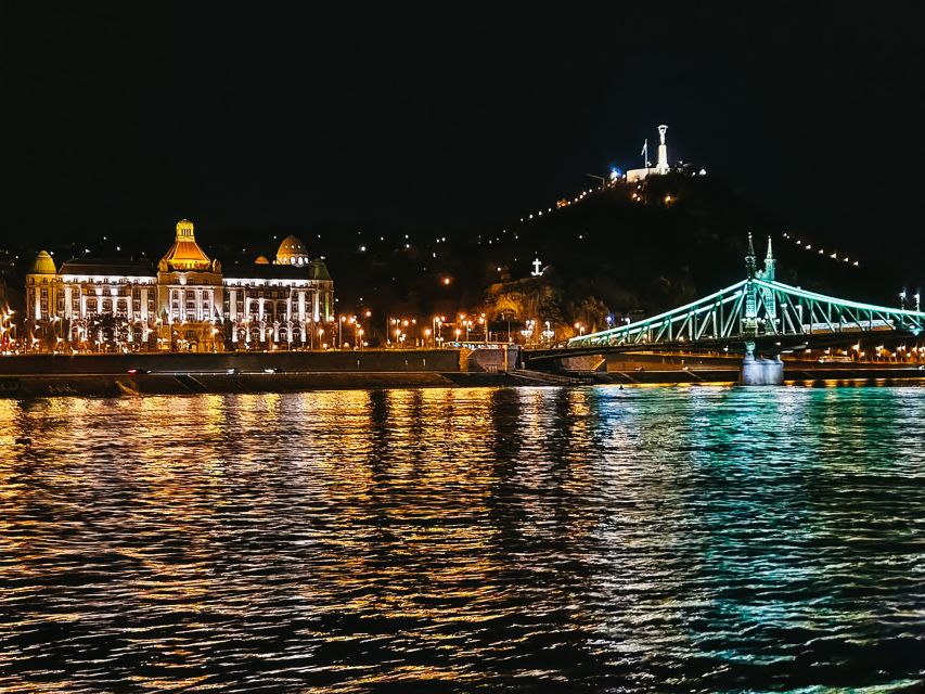 Budapest: City Highlights Cruise with Welcome Drink - Open deck vs enclosed deck: how to choose your viewpoint