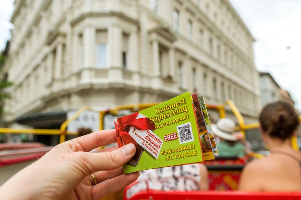 Budapest: City Sightseeing Hop-On Hop-Off Bus Tour & Extras - The guided walking tour: what it adds beyond bus audio