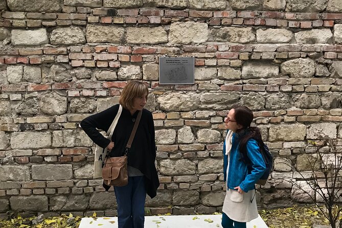 Budapest City Walk in Jewish Quarter - Museum and archives stops: Jewish memory inside institutions