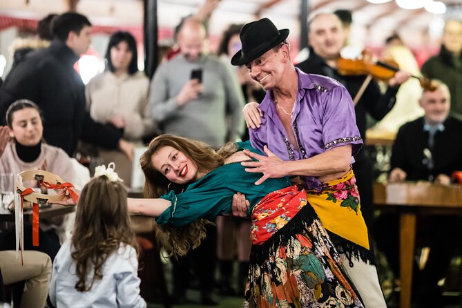 Budapest Danube Cruise and Dinner Options, Live Music and Dance - What’s included with buffet dinner vs Wine & Dine pairing
