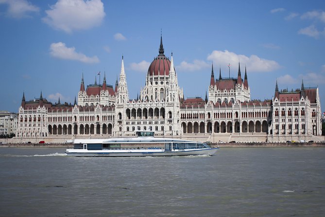 Budapest Danube Cruise with Drink, Audio Guide, Margaret Island - Audio guide timing: how to get the info you paid for