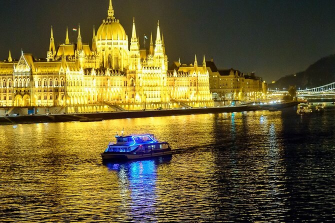 Budapest Danube Sightseeing Cruise with Unlimited Drinks - Where you start at Jane Haining rkp, and how to aim for the best deck spot