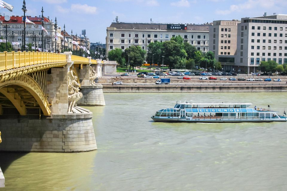 Budapest: Daytime Sightseeing Boat Cruise - Drinks and Wi‑Fi: the small comforts that make the cruise feel easy