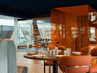 Budapest: Dinner Cruise with Live Music and Unlimited Drinks - Getting On Board: Kossuth Lajos Square Dock and Easy Arrival