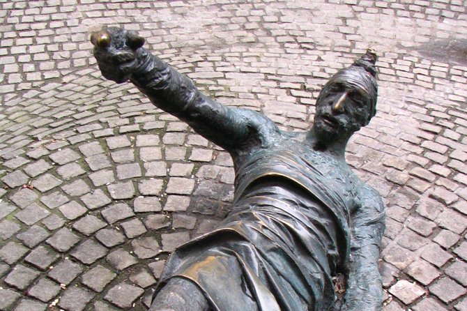 Budapest Dohany, Heroes', Rumbach synagogues & Jewish Ghetto Tour - Price and value: what $63.52 gets you, and why it’s fair
