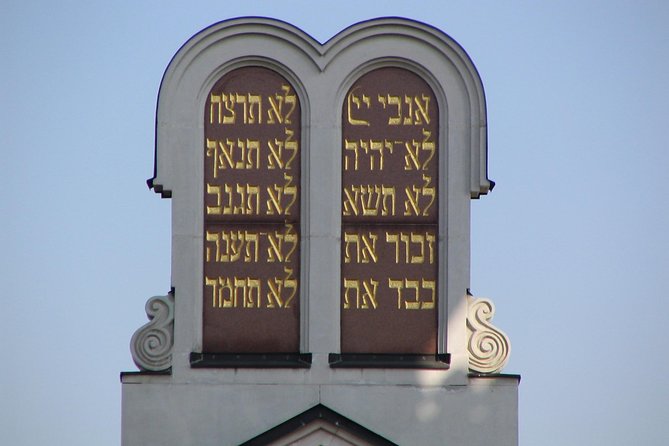Budapest Dohany Synagogue & Hungarian Jewish Museum & free extras - Where It Begins: The Dohány u. 2 Meeting Point and Easy Orientation