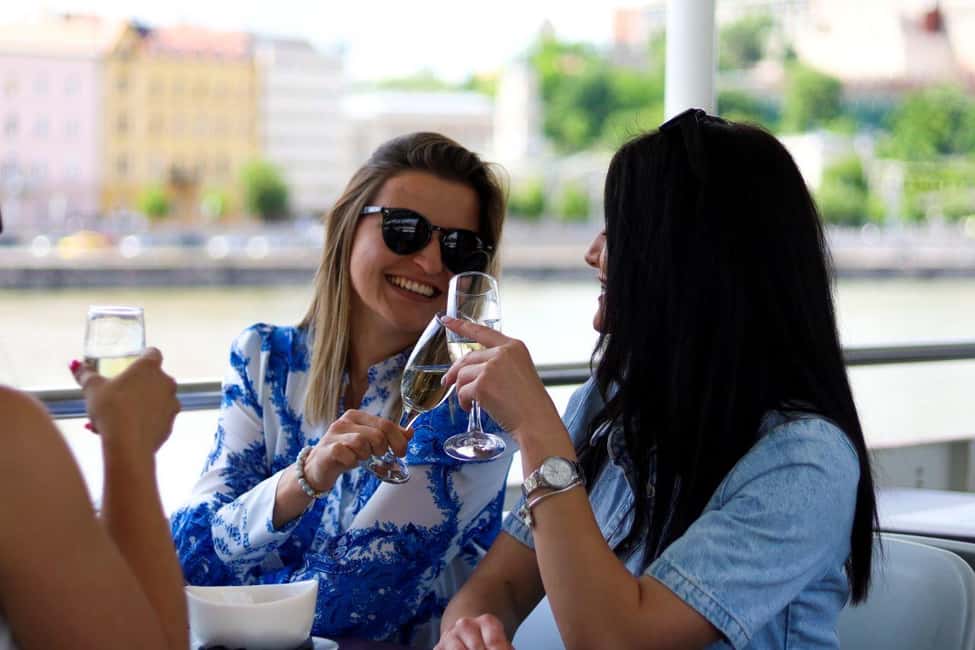 Budapest: Downtown Budapest Unlimited Booze Cruise - Key Things That Make This Cruise Worth It