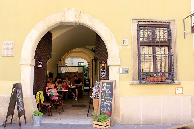 Budapest E-bike Tour - Learning Hungarian History While You Ride