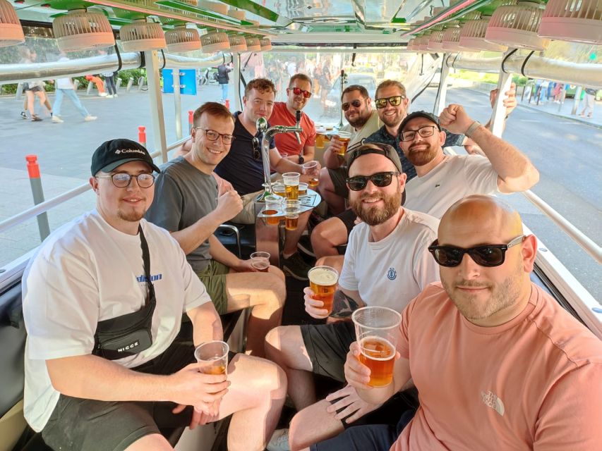 Budapest: eBeerBus Sightseeing Tour - Beer on tap plus your own music: the fun formula