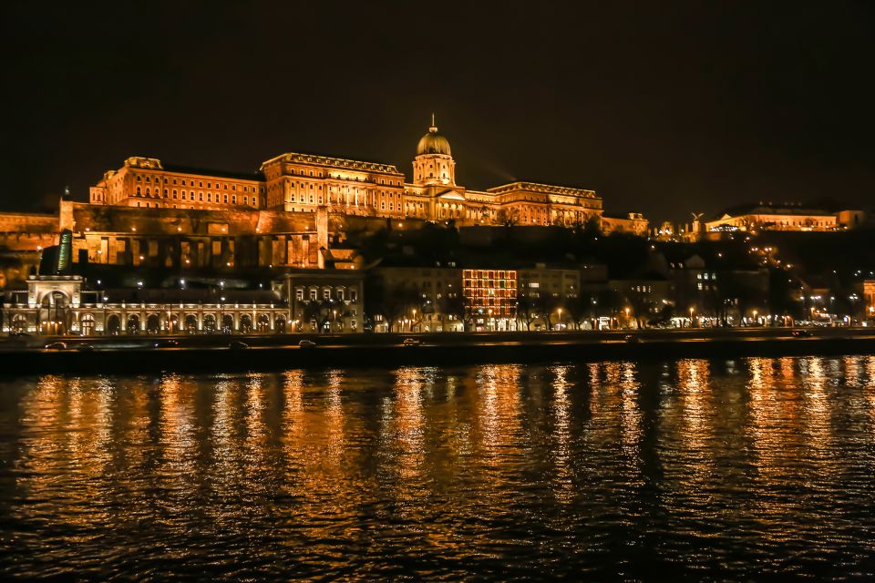 Budapest: Evening Cruise including Drinks and Live Music - Price and drink options: what you’re really paying for