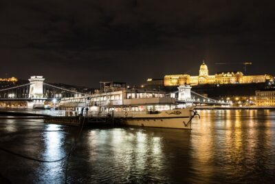 Budapest Evening Cruise with Entertainment and Drink Options - Pick your drinks plan: wine, beer, cocktails, sparkling, or bar pricing