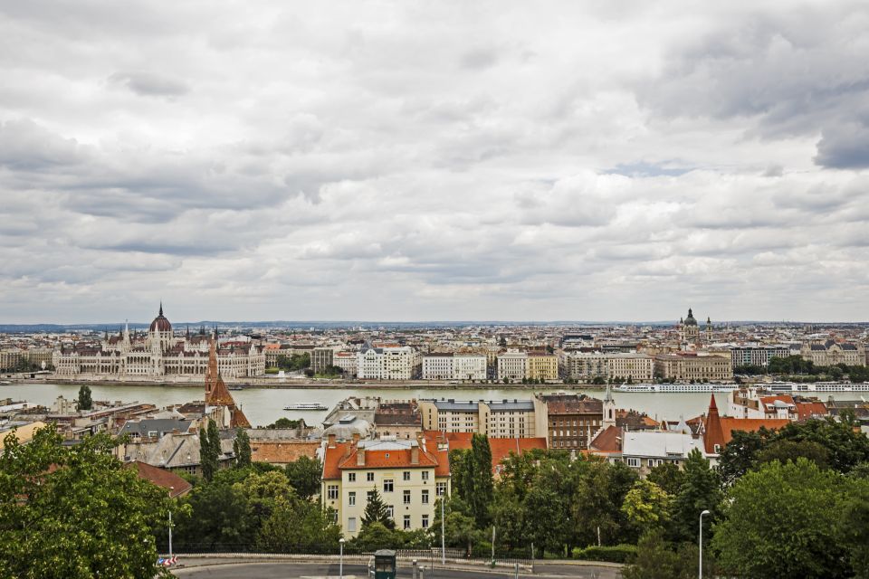 Budapest: Guided City Tour by E-Bike - Batthyány Square Coffee Stop and the Setup for Buda Castle
