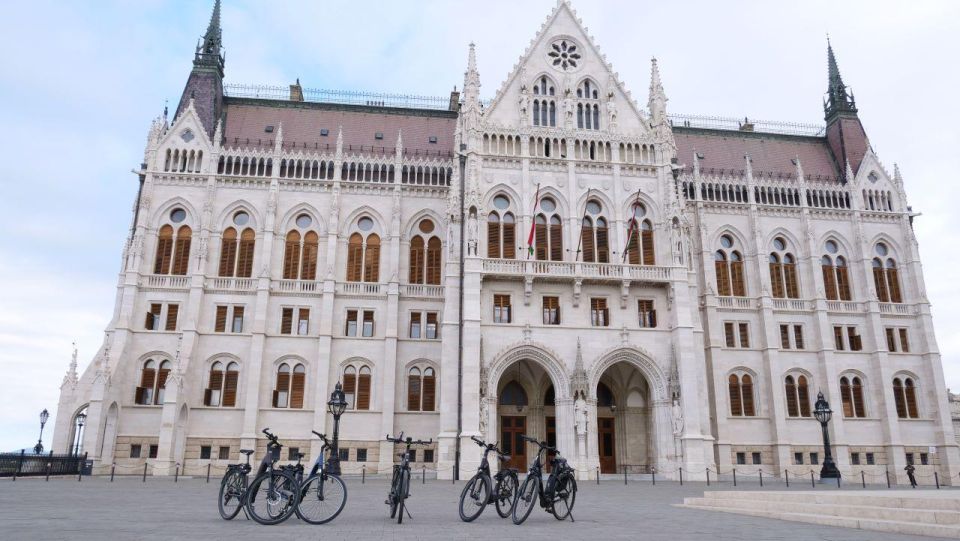 Budapest: Guided E-Bike Sightseeing Tour - Margaret Island: where the locals exhale