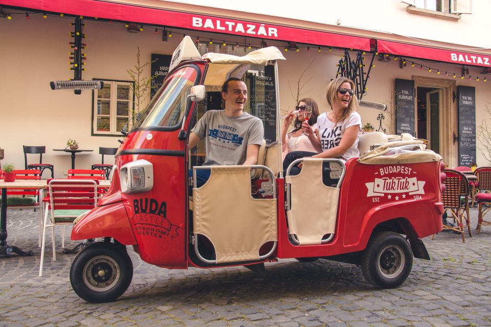 Budapest: Half-Day Exclusive Highlights Private Tour - Comfort, photos, and the small details that change your day