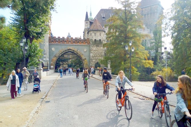 Budapest Historic Downtown Bicycle Tour in small groups - Parliament, the Danube bank, and the Shoes memorial pass