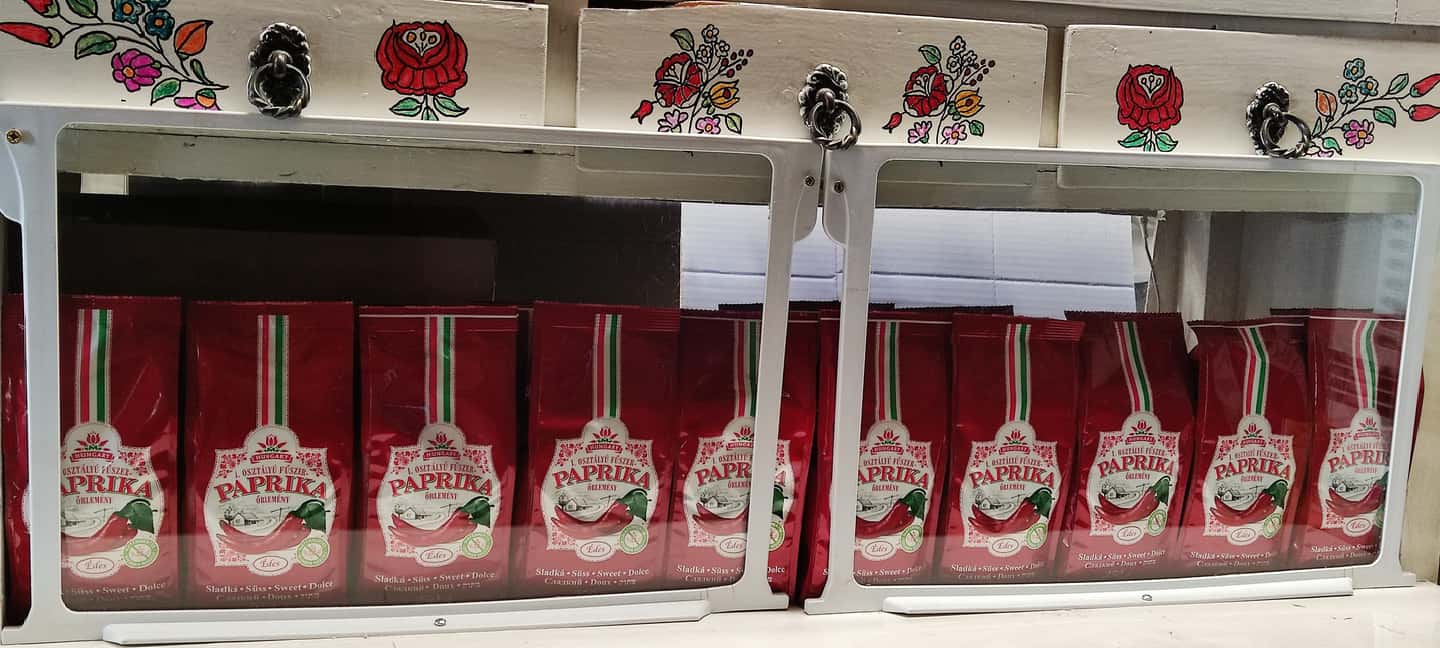 Budapest: Hungarian Cuisine in the Market Hall (german) - What you’ll taste: salami, cheese, paprika, pickles, and the sweet stuff