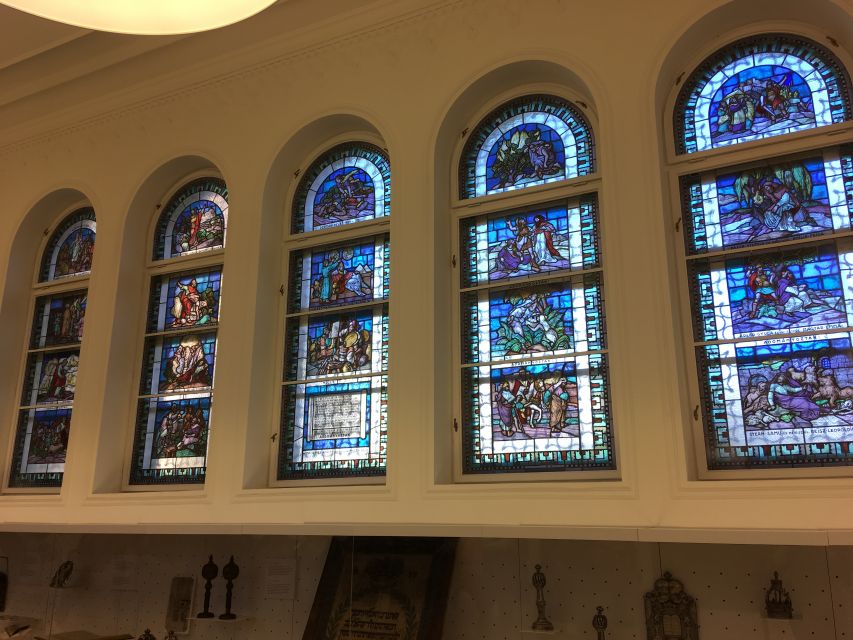 Budapest: Jewish Heritage Guided Tour with Synagogue Ticket - Who this tour is for—and who should think twice