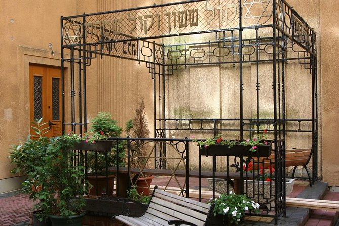 Budapest Jewish Heritage Memorial Walking Tour & Synagogue Entry - Raoul Wallenberg Holocaust Memorial Park: names that make history stick