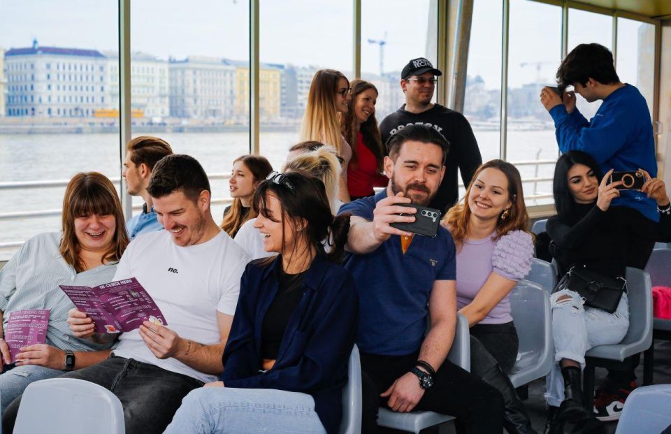 Budapest: Nighttime or Daytime Sightseeing Cruise - Onboard Audio, TV Screens, and the Host With Energy