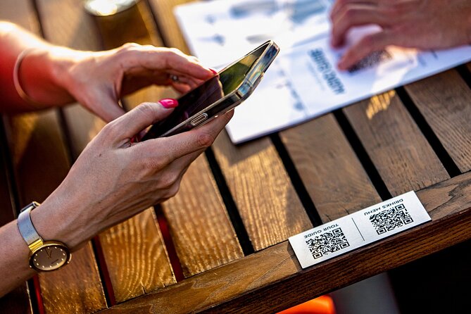 Budapest Paddle Steamer Danube Cruise with Tokaj & Audio Guide - Audio guide reality check: QR codes, headphones, and 30 languages