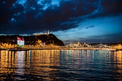 Budapest: Premium Sightseeing Cruise with Tokaj Frizzante - Getting comfy: heated interior, blankets, and photo angles