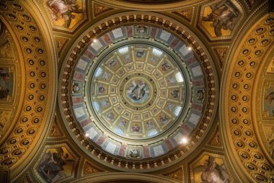 Budapest: Saint Stephen's Basilica Tour - Inside the basilica: what you’ll actually learn to notice