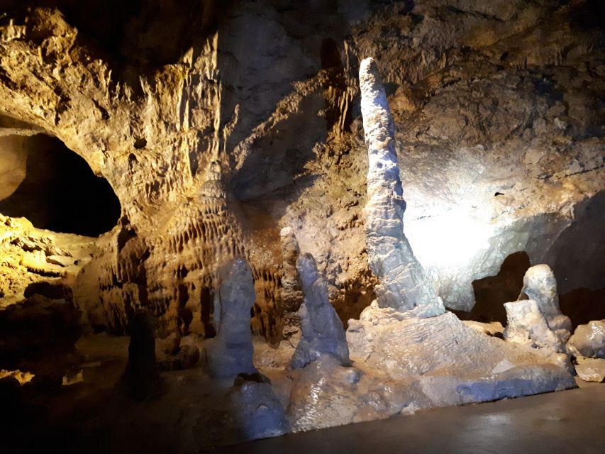 Budapest: Semlő-hegyi & Pál-völgyi Caves Guided Walking Tour - Who should book this cave walk
