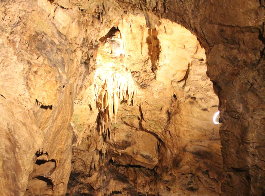 Budapest: Semlő-hegyi & Pál-völgyi Caves Guided Walking Tour - Comfort tips that actually matter underground