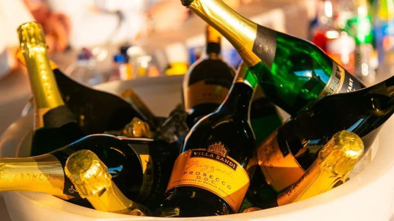 Budapest: Sip and Sail River Cruise with Unlimited Prosecco - Meeting at Akadémia Dock 2 on the Pest side