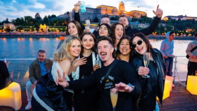 Budapest: Sip and Sail River Cruise with Unlimited Prosecco - Prosecco rules: 90 minutes unlimited, cocktails and beer included