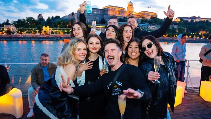 Budapest: Sip and Sail River Cruise with Unlimited Prosecco - Prosecco rules: 90 minutes unlimited, cocktails and beer included
